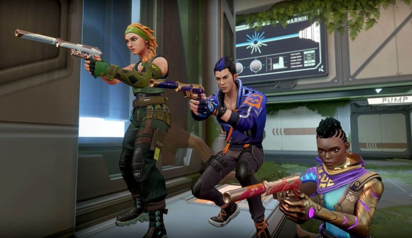 A group of people holding guns in a video game.